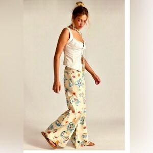 NWT FP x We The Free Eden Print Wide-Leg Slouchy Flare Jeans in Tea Party